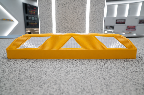 membeli Durable Rubber Parking Block for Asphalt & Concrete Surfaces pembuatan online
